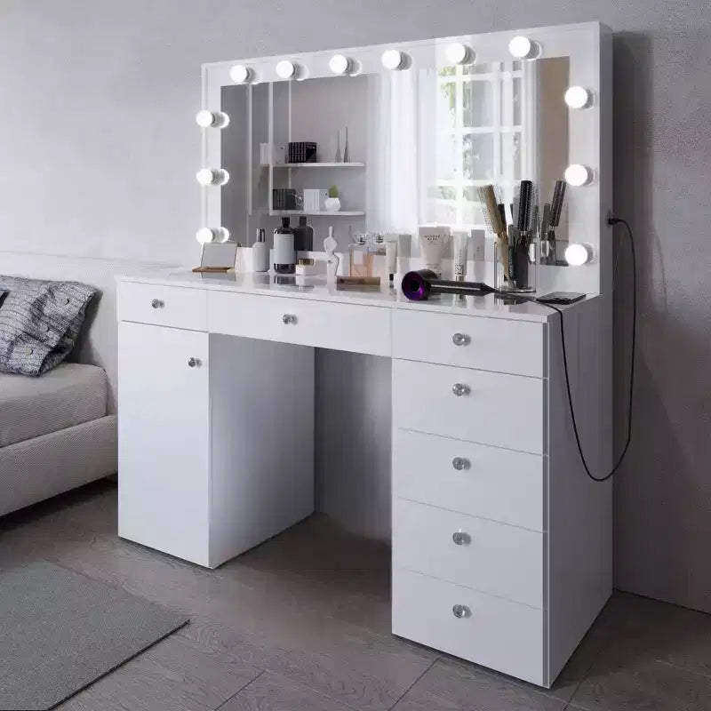 Leila Lighted Makeup Vanity - Boahaus