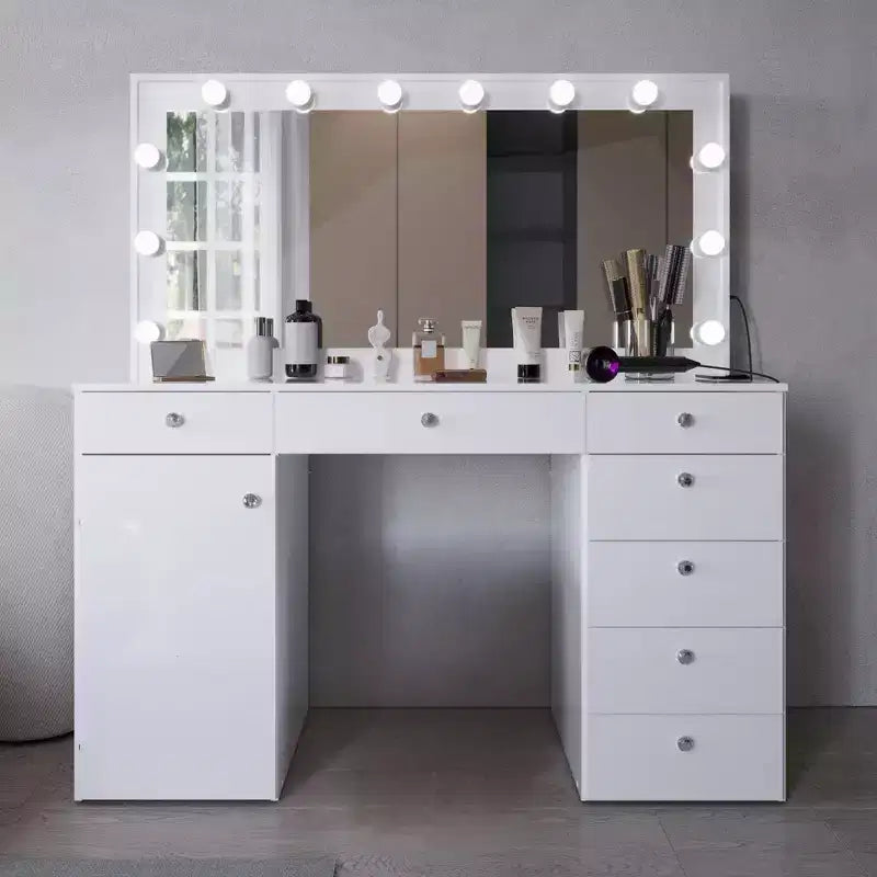 Leila Lighted Makeup Vanity - Boahaus