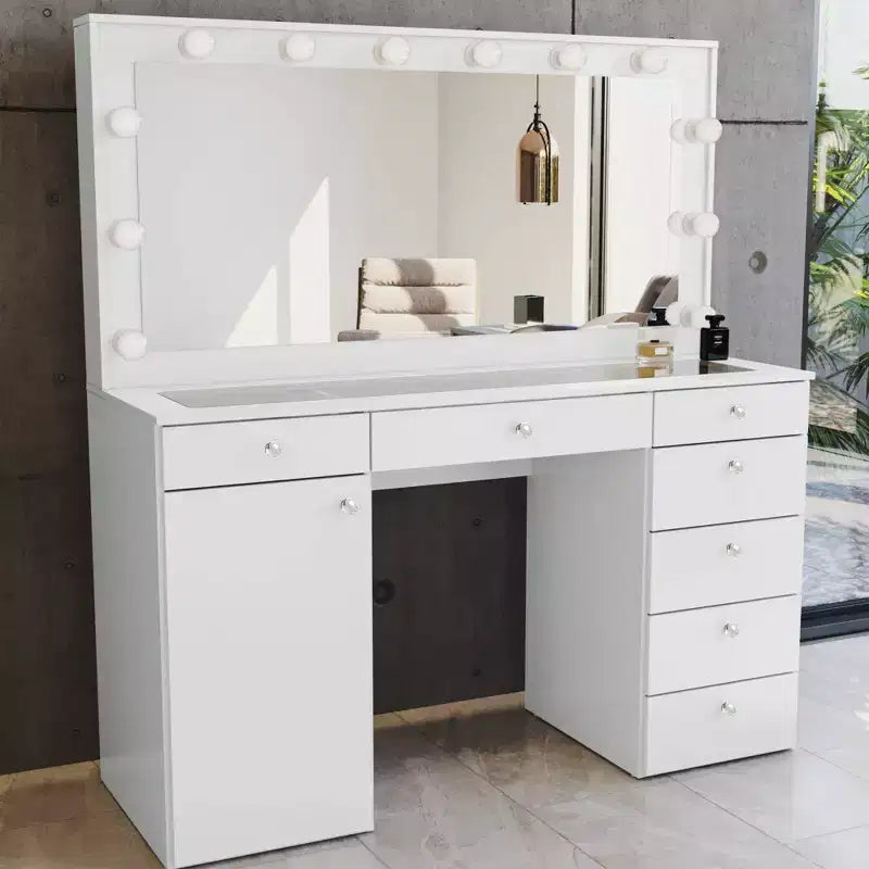 Leila Lighted Makeup Vanity - Boahaus